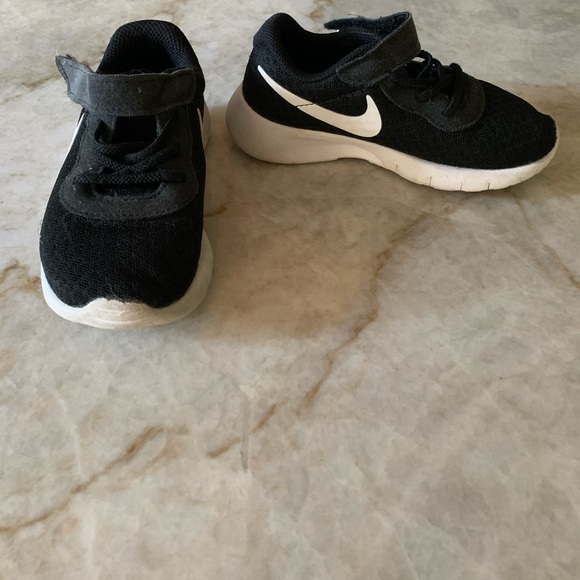 nike tanjun 9c